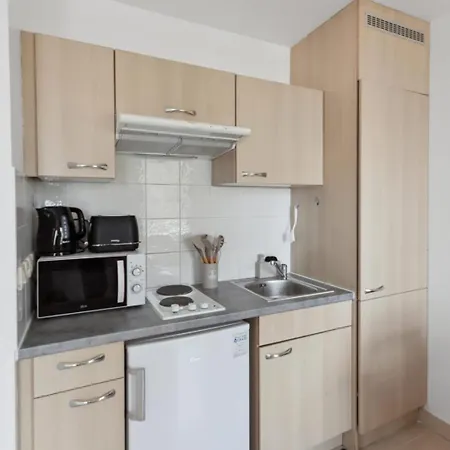 דירה L'azur - Seaview - Ac - Tram - Wifi - Airport *